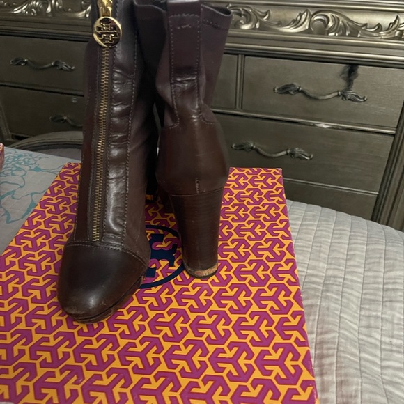 Far brown Tory Burch boots - Picture 4 of 5